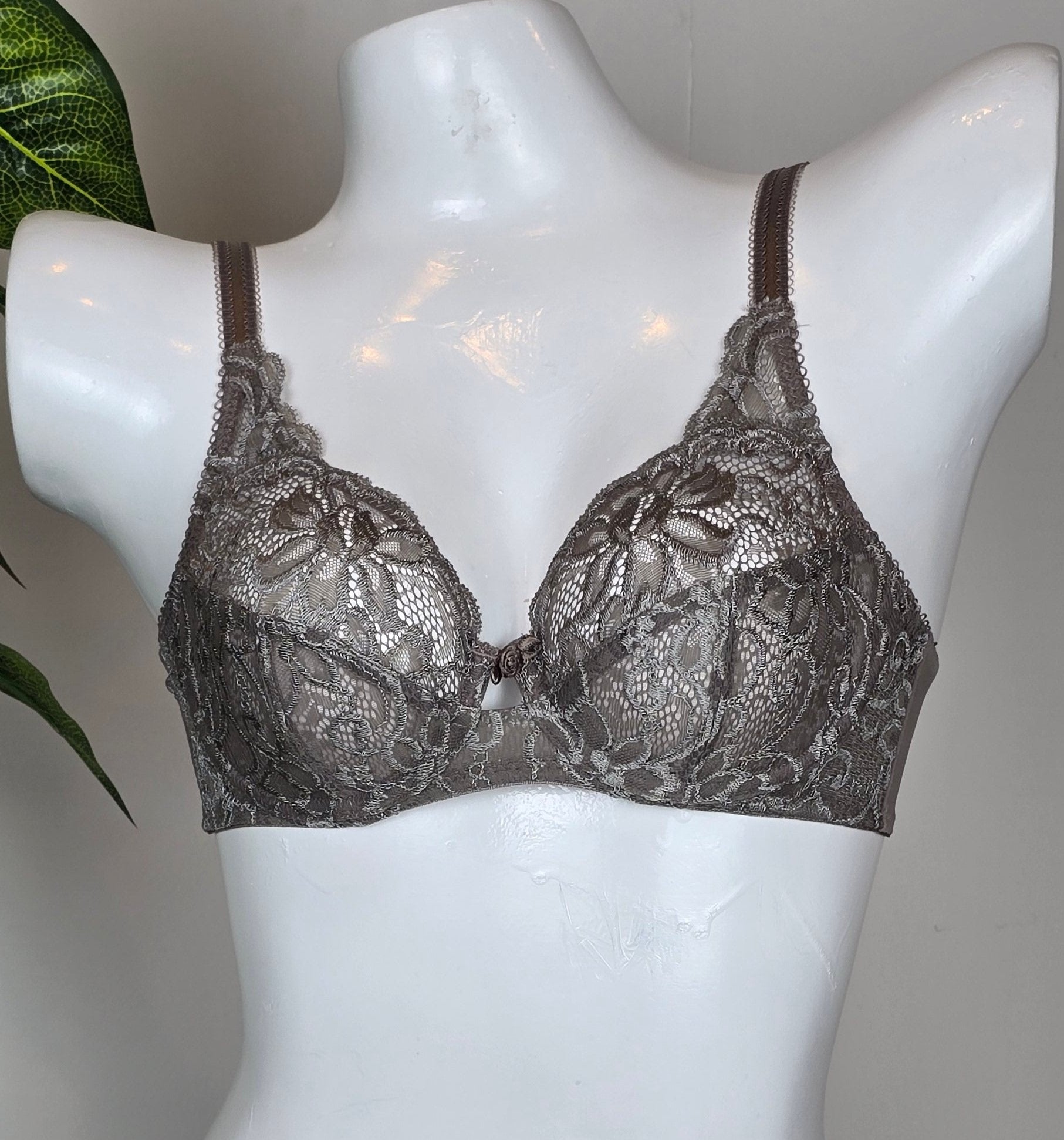 M&S All-Over Lace Full Cup Non-Padded Bra