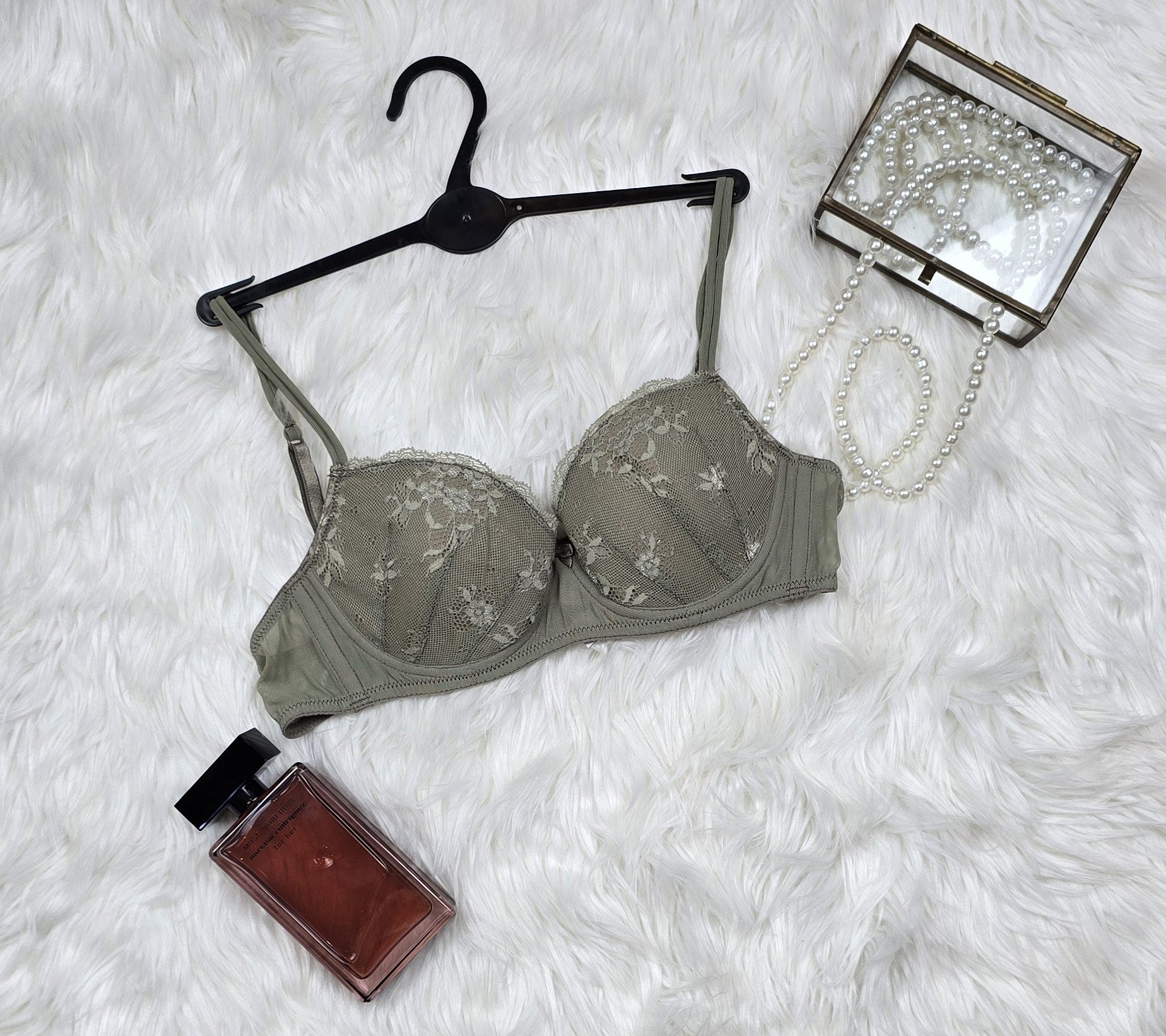 Intimissimi All-Over Laced Padded Bra