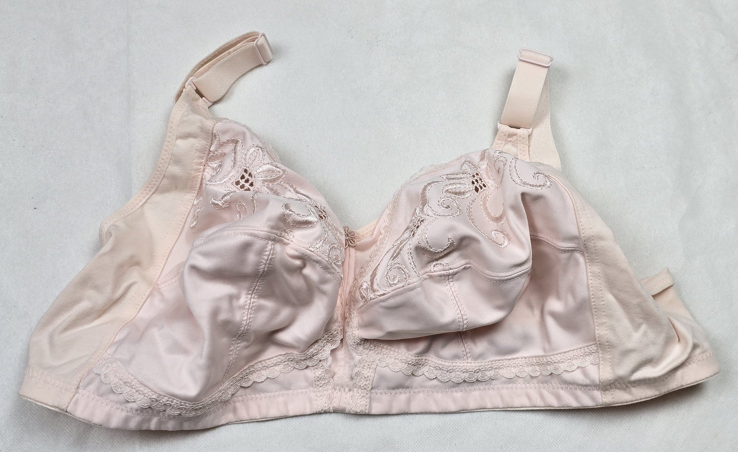 M&S Total Support Non-Wired Floral Embroidered Bra