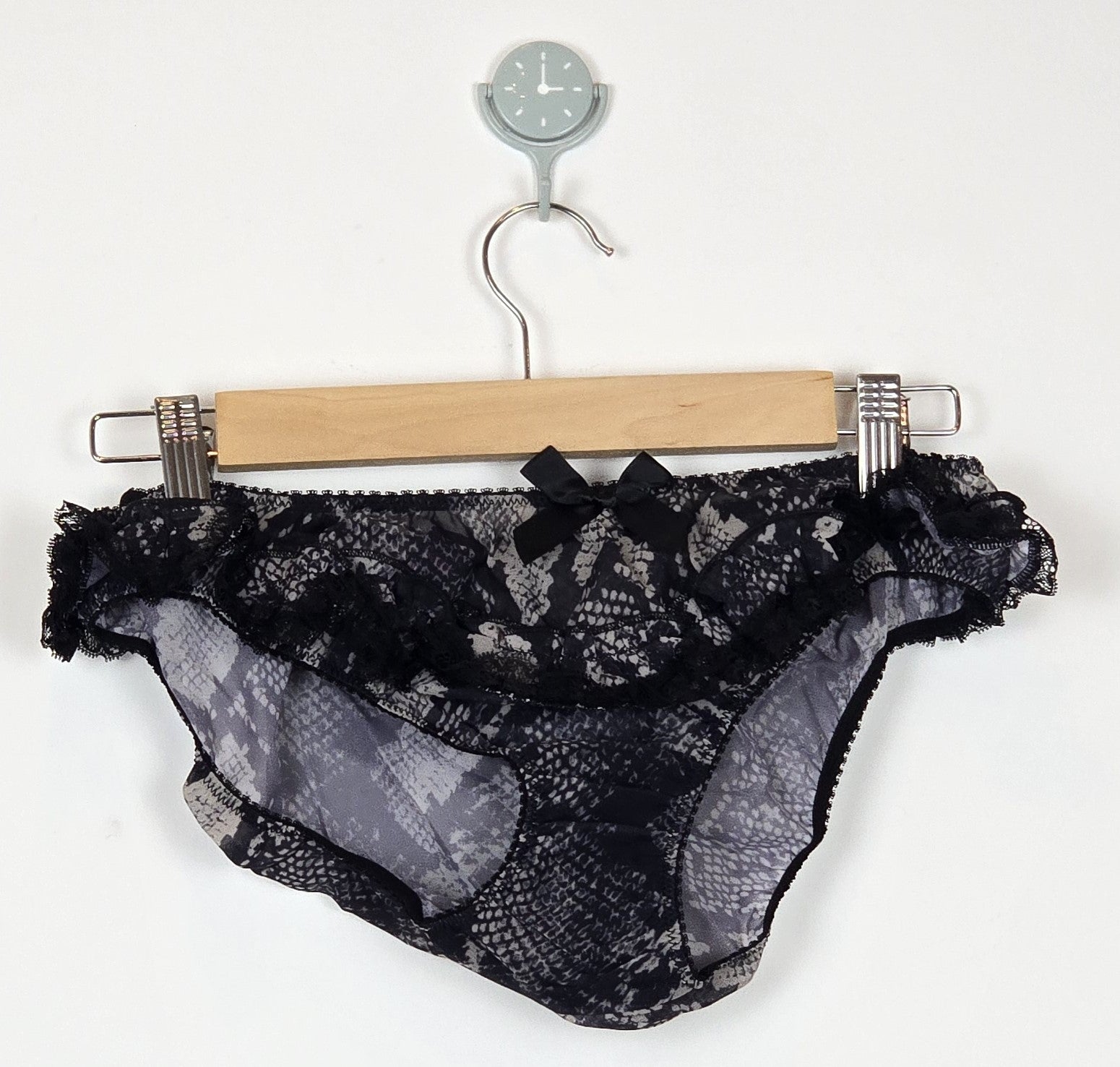 La Senza Snake Lace Frill Scrunch Brief