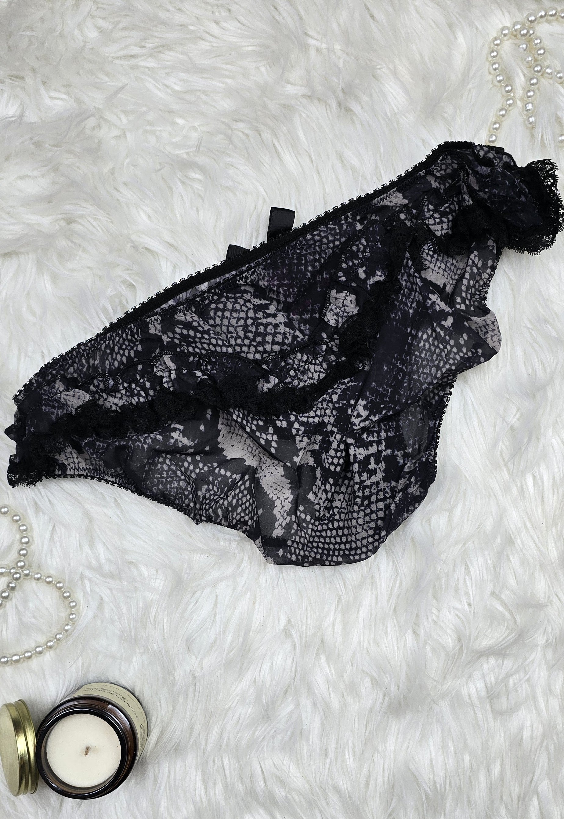 La Senza Snake Lace Frill Scrunch Brief